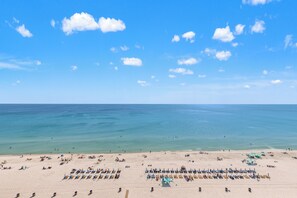 On the beach - Let’s Do Sunset: Gulf-Front 3BR Condo, Sleeps 8 (Panama City Beach)