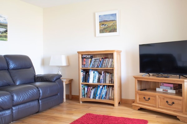 Möbel, Holz, Interior Design, Flooring, Fussboden, Zimmer, Regale, Wohnzimmer, Bilderrahmen, Regal