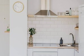 Refrigerador, horno, parrilla de estufa y tostadora 