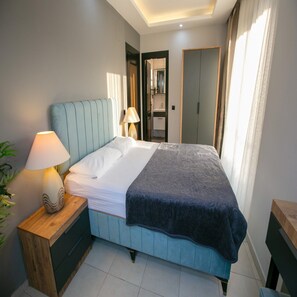 Classic Apartment, City View | Desk, laptop workspace, free WiFi - LOCA MARİN OTEL (Kocasinan)