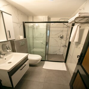 Classic Apartment, City View | Bathroom | Free toiletries, hair dryer, towels, soap - LOCA MARİN OTEL (Kocasinan)