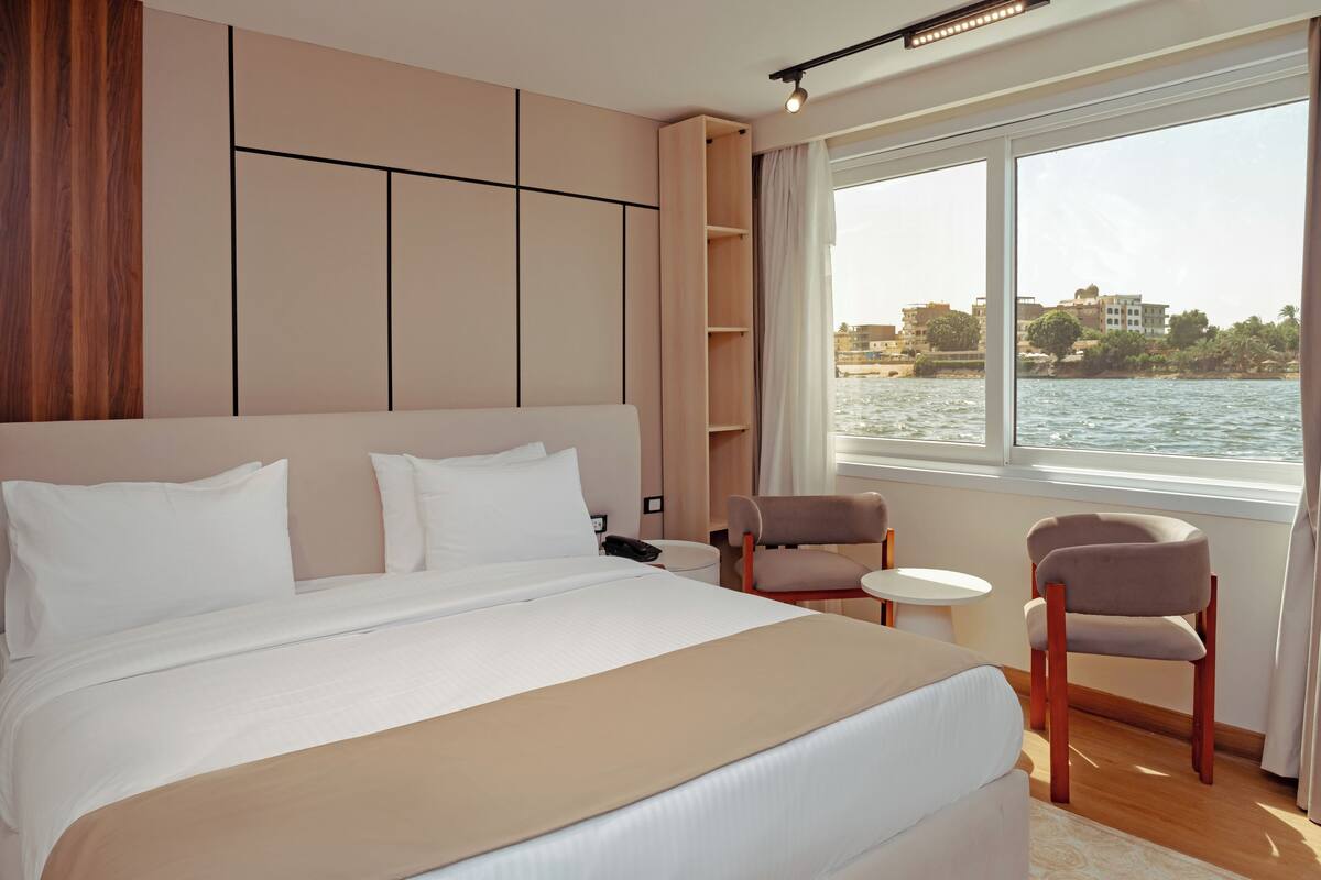 Luxury Double Room, River View