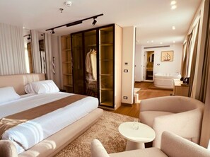 Articles de minibar gratuits, coffre-fort, décor unique