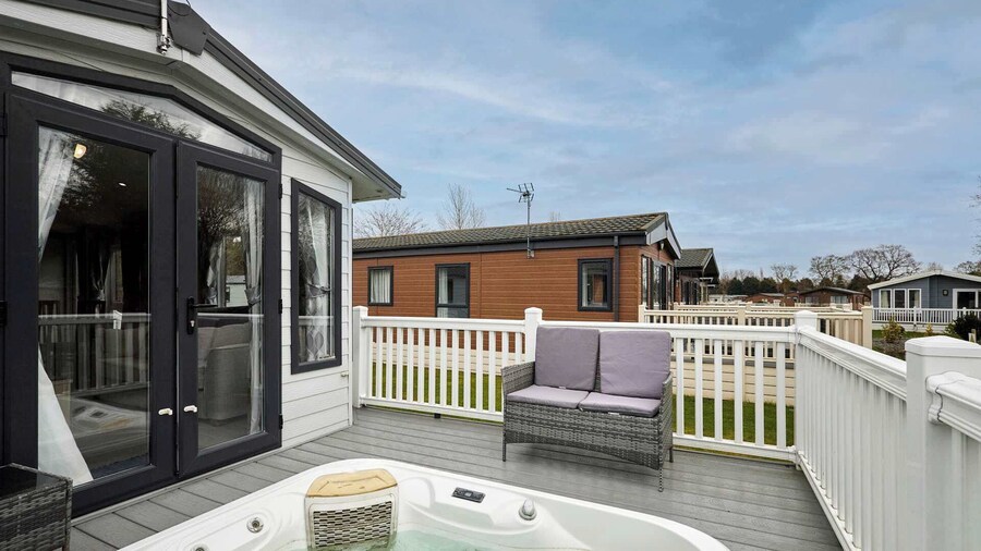 Host Stay Wentbridge Lodge