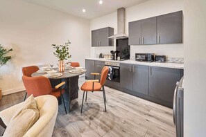 House, Accessible - Host Stay 18 Queens Court (Liverpool)