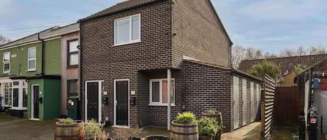 House | 1 bedroom