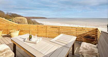 Host and Stay Sea View