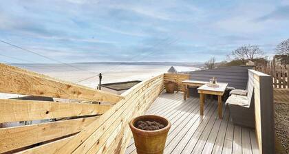 Host and Stay Sea View