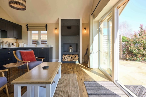 Host Stay Mole Cottage