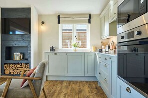 Studio, Accessible | 2 bedrooms - Host Stay Toad Cottage (Norwich)