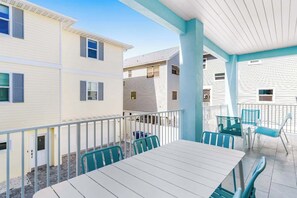 Apartment | 4 bedrooms, Internet - 4B Balcony Beachfront Access to Indian Rocks Beach (Indian Shores)