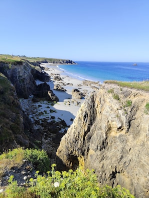 Plage à proximité, chaises longues