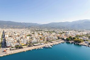 Apartment - Panellinion Beachfront Getaway Balcony Cityview (Kalamata)