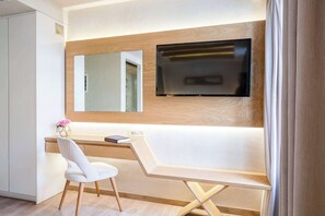 Apartment - Panellinion Beachfront Getaway Balcony Cityview (Kalamata)