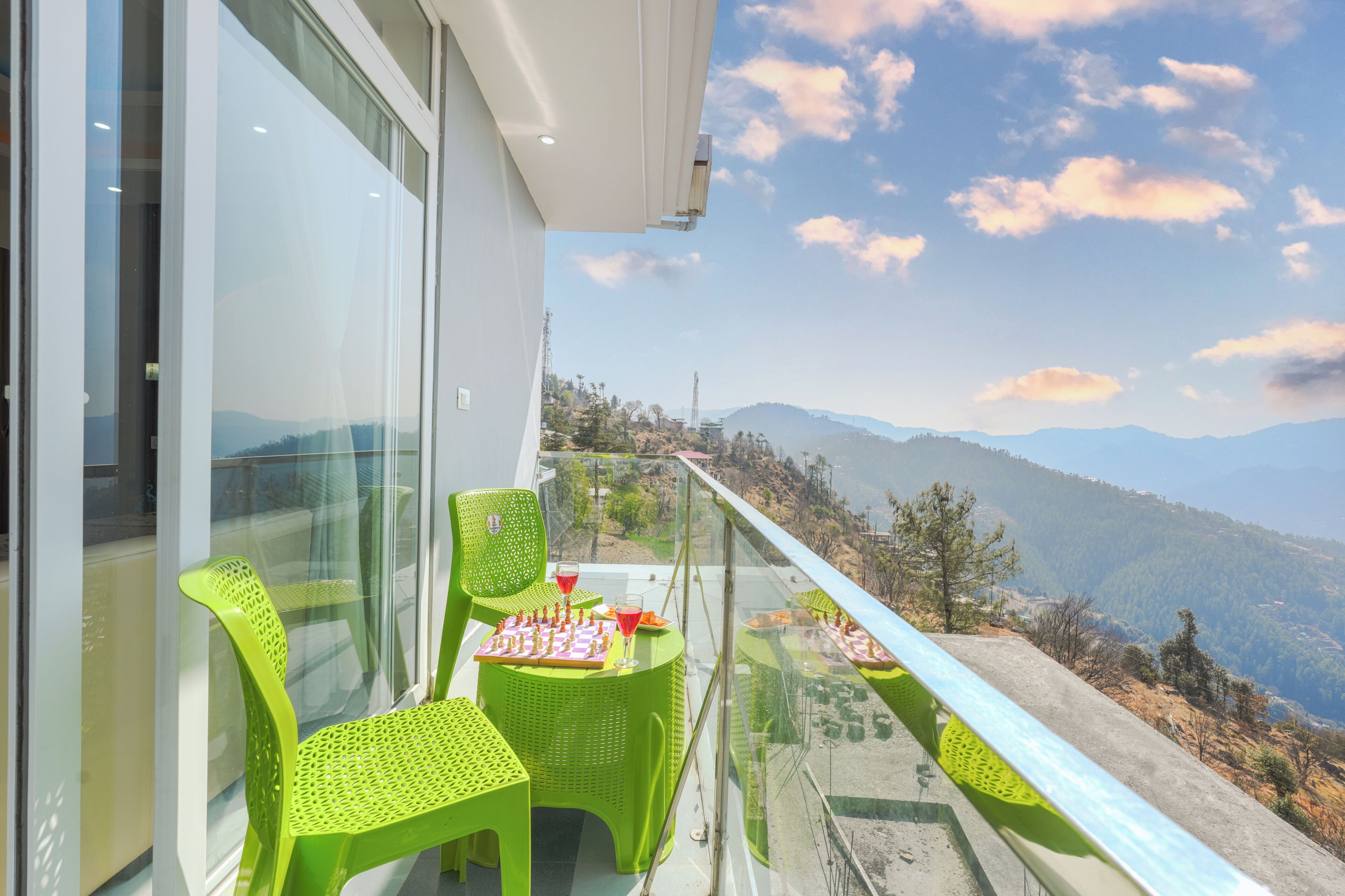 ดีลักซ์อพาร์ทเมนท์ | รับประทานอาหารกลางแจ้ง