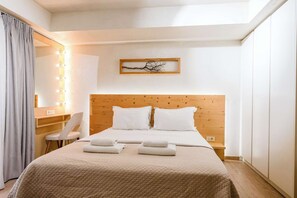 Apartment - Panellinion Beachfront Gem, Seaside Triple Room (Kalamata)