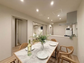 Family Apartment | Tempat makan