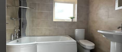 House | 5 bedrooms, Internet