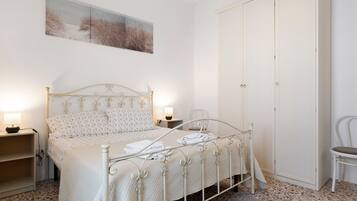 2 Schlafzimmer, Bügeleisen/Bügelbrett, WLAN, Bettwäsche