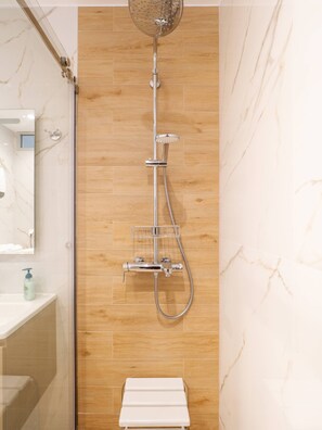 Deluxe Apartment, City View | Bathroom - Alexandras Luxury Heaven (Corfu)