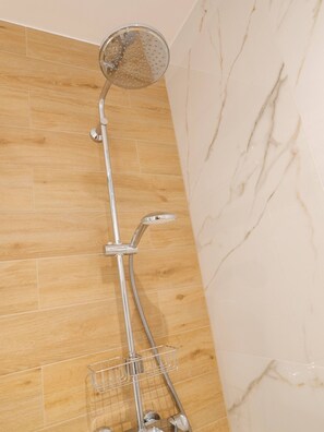 Deluxe Apartment, City View | Bathroom - Alexandras Luxury Heaven (Corfu)