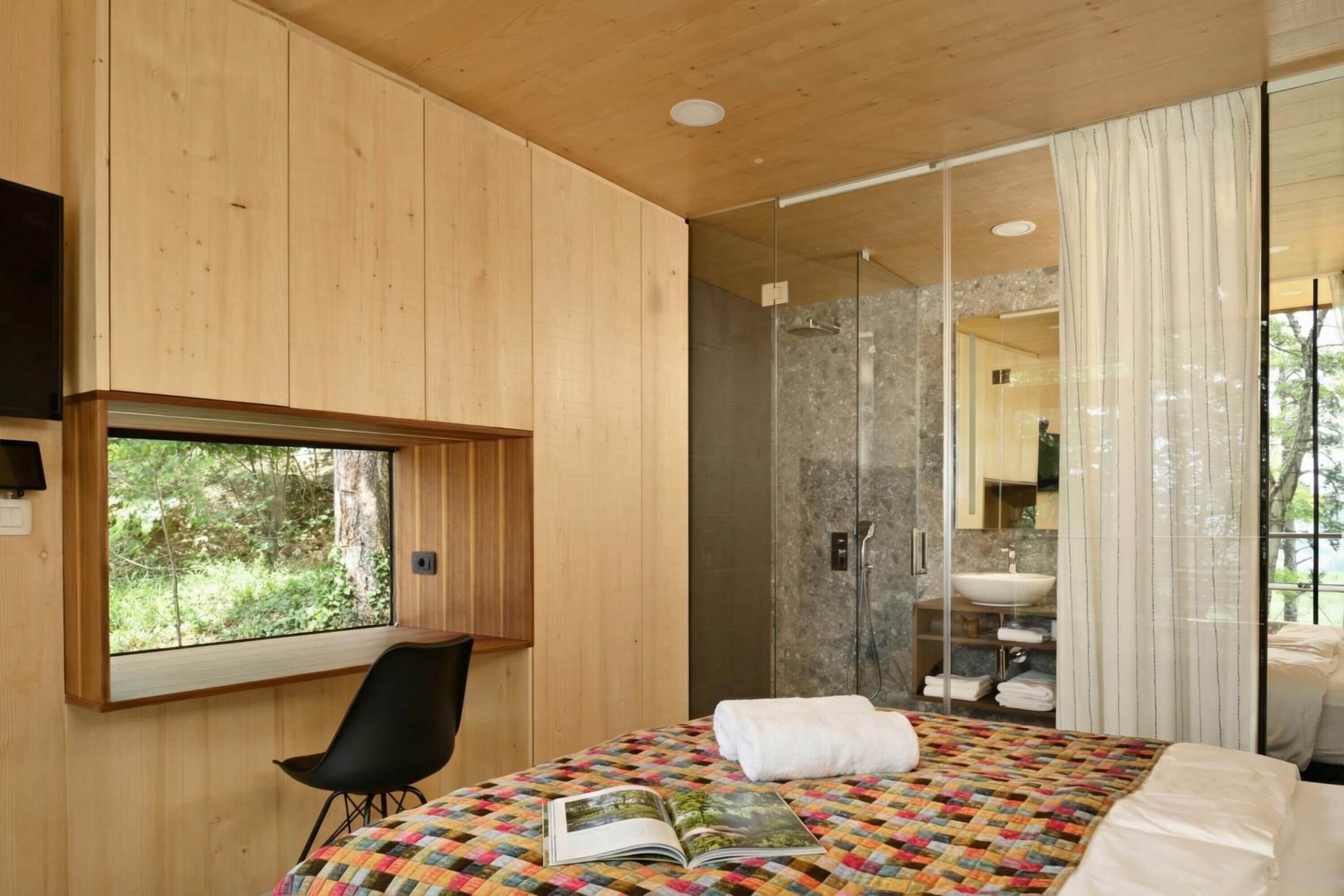 Luxury Mobile Home, 1 Bedroom, Mountainside (Theodosius Glamping Standard)