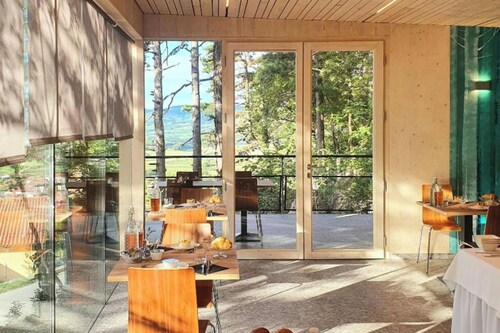 Theodosius Glamping Mobile Home