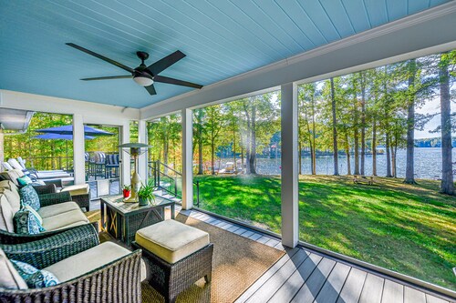 Lakefront Home with Private Dock, Hot Tub, Fireplace, & Central A/C - Free WiFi