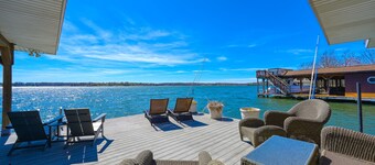 Large lakefront home on the best part of the lake – spacious with stunning views