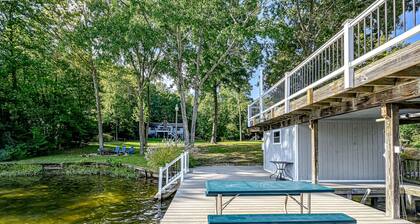 Lakefront family home in gated community with swimming area & dock - dogs OK