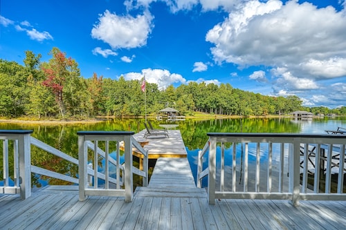 Stunning lakeside home with dock, large deck, kayaks, firepit, & pool table