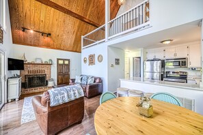 Interior - Secluded lakefront home w/private beach, deck, gas grill, firepit, lake views (Bumpass)