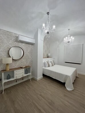 Soundproofing, iron/ironing board, free WiFi - APARTAMENTOS SAN MIGUEL (Jerez de los Caballeros)
