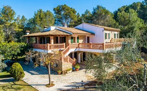 Exterior - Villa 'Son Grau' with Mountain Views, Private Pool, and Wi-Fi (Alaró)
