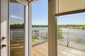 Interior - Dog-friendly, lakefront home with private dock, 2 kayaks, decks & game room (Mineral)