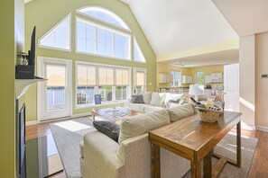 Living area - Dog-friendly, lakefront home with private dock, 2 kayaks, decks & game room (Mineral)