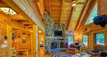 Luxurious lakefront cabin with hot tub, game room, & washer/dryer- dog friendly
