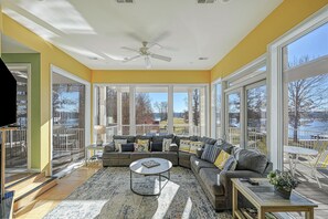 TV, DVD player, books - Beautiful Private Lakefront Property with Amenities & Activities Galore! (Bumpass)