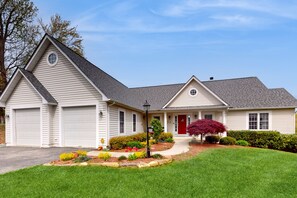 Exterior - Dog-friendly lake luxury with dry sauna, hot tub, game room (Bumpass)