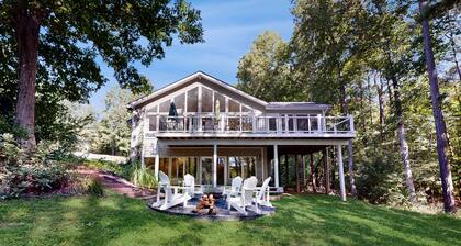 Pet Friendly, pool table, ping pong, fire pit, free WIFI
