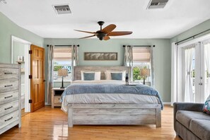 3 bedrooms, iron/ironing board, free WiFi - Blue Lagoon | Private Pool & Walk to the beach (Redington Beach)