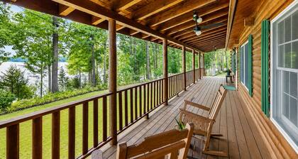 Relaxing lakeside cabin with private dock, firepit, boat ramp and water access