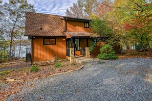 Exterior - Enchanting lakefront oasis with fire pit, generous patio, dock, & amazing views (Mineral)
