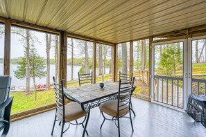 Dining - Lovely lakefront home with private brand-new dock, game room, beach, boat access (Mineral)