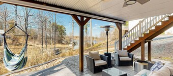 Stellar lakefront oasis with kayaks, SUP, firepits, dock, & games - dog-friendly