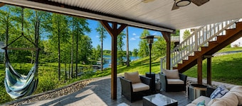 Stellar lakefront oasis with kayaks, SUP, firepits, dock, & games - dog-friendly