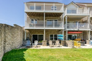 Terrace/patio - Three-story lakefront home w/ covered boat slip, and tennis/pickleball access (Mineral)