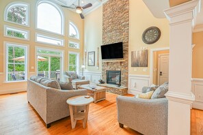 TV, fireplace, table football, ping pong - Lakefront home with private beach, dock, deck, kayaks, game room, & fireplace (Mineral)