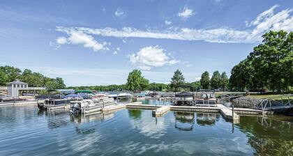 Laid-back lake house with porch, deck, grill, firepit, game room, AC, & W/D