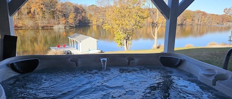 Tina de hidromasaje al aire libre